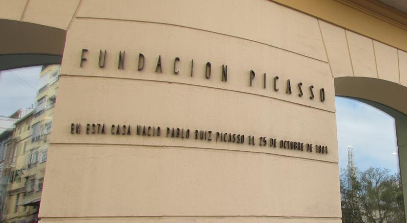 マラガPlaza Picassoアパートメント エクステリア 写真